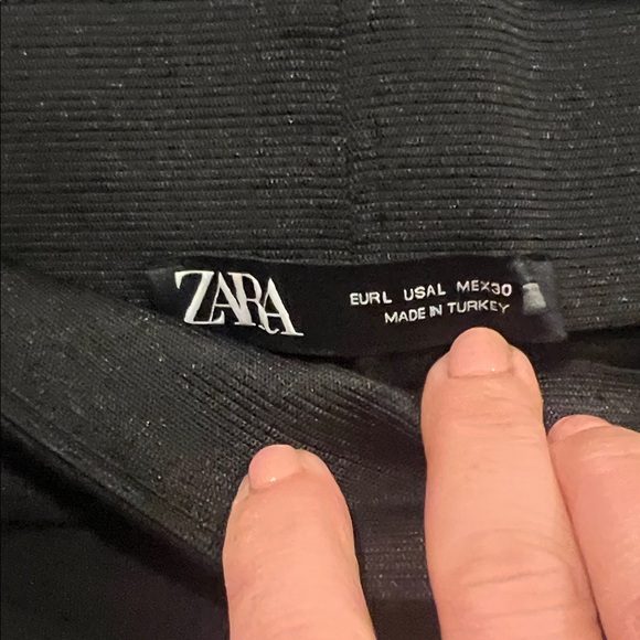 Zara Brand Women’s Classic Black Leggings - Picture 2 of 7